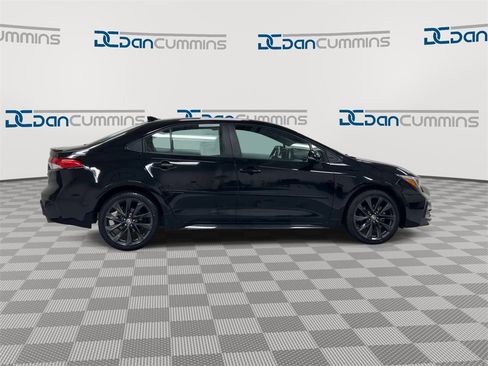 Used 2023 Toyota Corolla SE w/ Carpet Mat Package (TMS) image 9