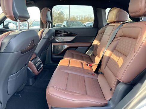 New 2026 Lincoln Nautilus Reserve image 12