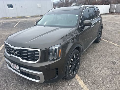 Used 2023 Kia Telluride SX image 2