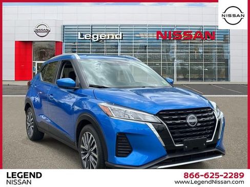 Used 2024 Nissan Kicks SV FWD image 1