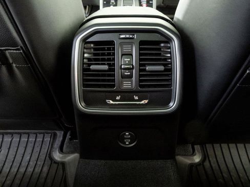 New 2026 Porsche Macan AWD/4WD image 21