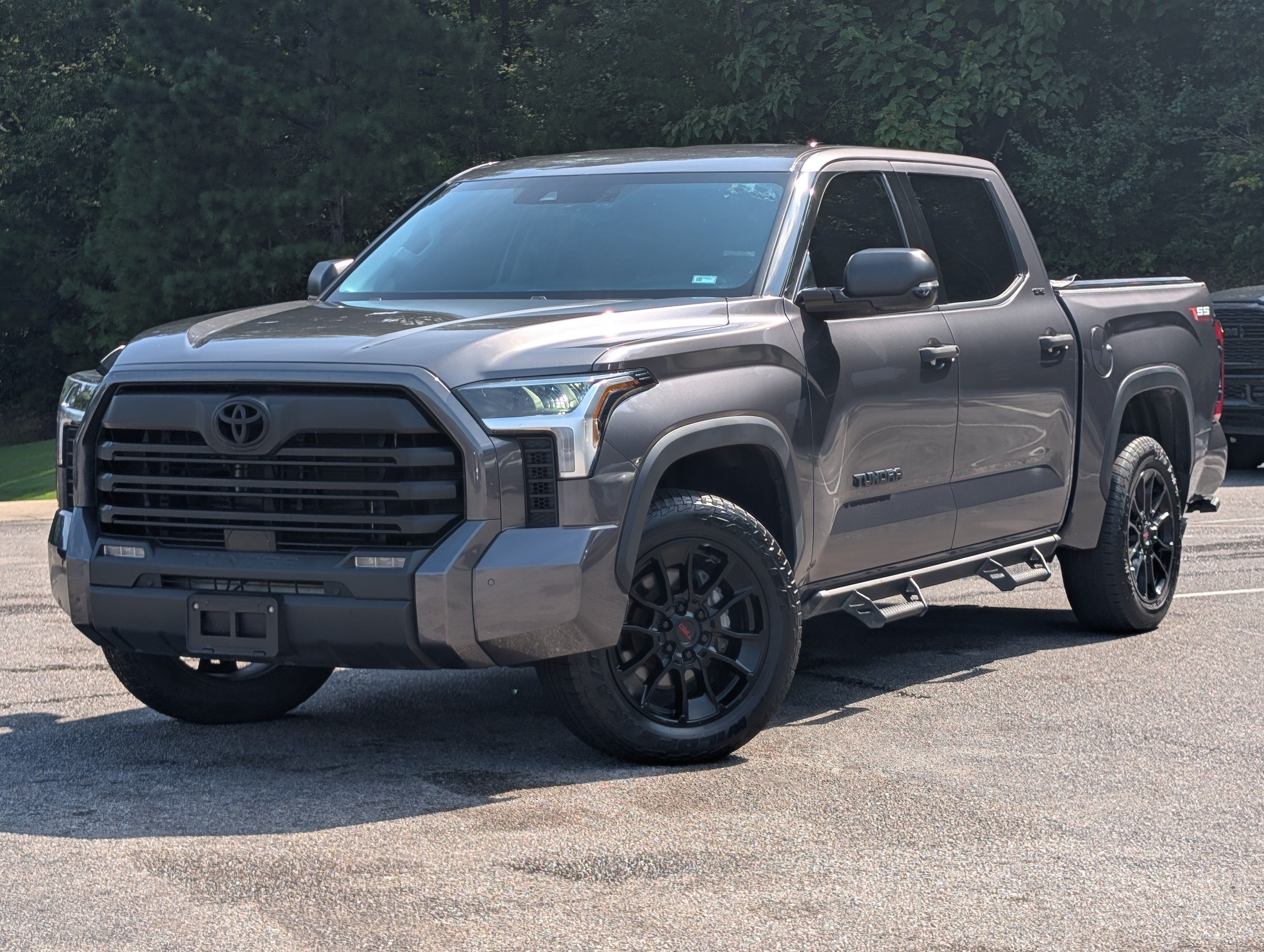 Used 2023 Toyota Tundra SR5 w/ SR5 Convenience Package AWD/4WD image 4
