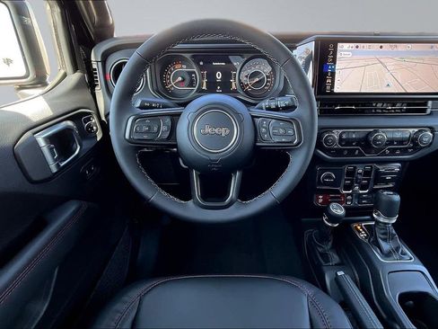 New 2026 Jeep Wrangler Unlimited Rubicon w/ Whitecap Package image 5