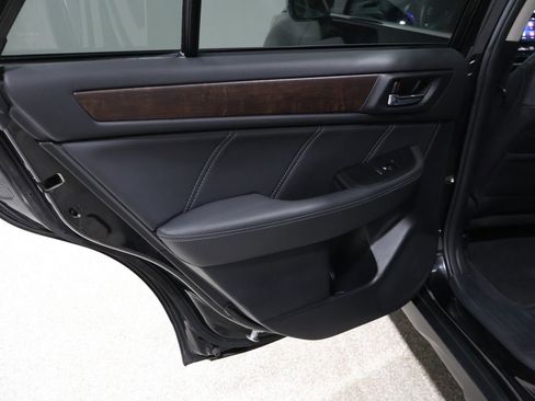 Used 2019 Subaru Outback 2.5i Limited w/ Popular Package #2 image 19