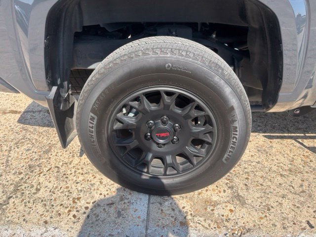 Used 2024 Toyota Tacoma SR5 AWD/4WD image 9