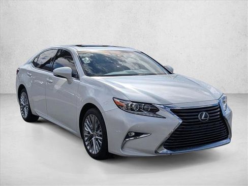 Used 2016 Lexus ES 350 w/ Luxury Package w/Wood Trim image 3