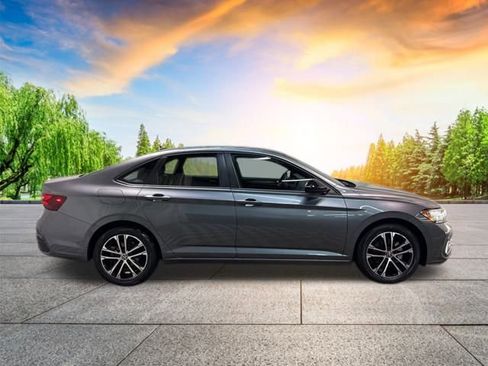 Certified 2023 Volkswagen Jetta Sport image 3