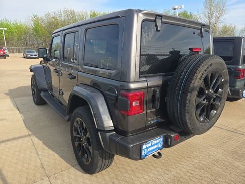 Used 2025 Jeep Wrangler Unlimited Sahara image 7