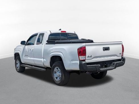 Used 2016 Toyota Tacoma SR5 w/ Towing Package AWD/4WD image 4