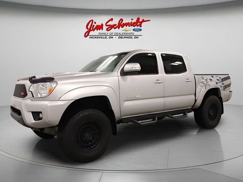 Used 2013 Toyota Tacoma 4x4 Double Cab w/ TRD Sport Pkg image 2