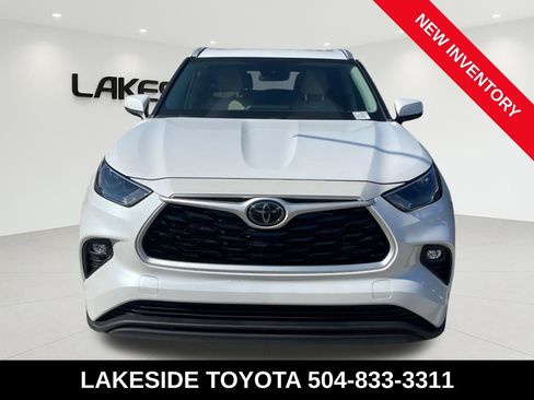 Used 2023 Toyota Highlander XLE image 8