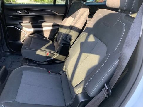 Certified 2022 Jeep Grand Cherokee L Laredo w/ Luxury Tech Group I AWD/4WD image 16