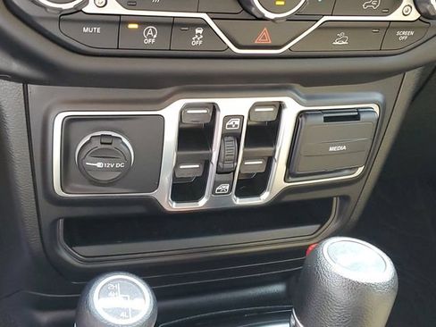 Used 2021 Jeep Wrangler Unlimited Sport AWD/4WD image 19