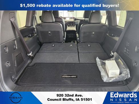 New 2026 Nissan Armada PRO-4X w/ Captain's Chari Seat Package AWD/4WD image 14