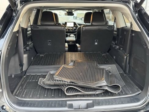 Certified 2023 Toyota Highlander XLE image 43