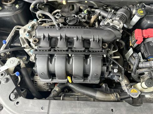 Used 2016 Nissan Sentra SV FWD image 30