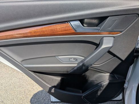 Used 2022 Audi Q5 2.0T Premium image 27