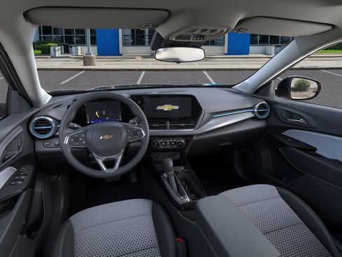 New 2026 Chevrolet Trax LT w/ Sunroof Package image 15