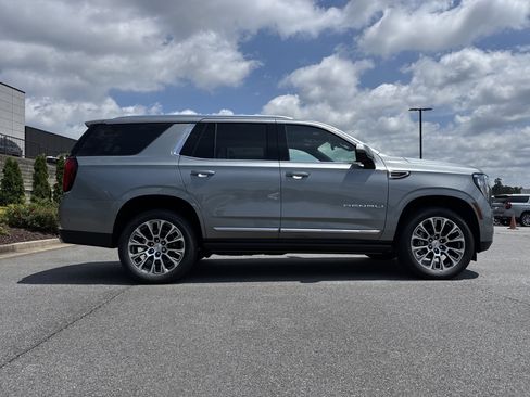 New 2026 GMC Yukon Denali w/ Sun & Power Step Package AWD/4WD image 11