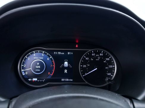 Used 2018 Nissan Kicks SV FWD image 23