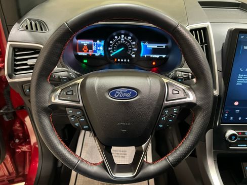 Used 2022 Ford Edge ST-Line w/ Class II Trailer Tow Package image 22