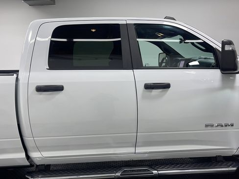 Used 2024 RAM 2500 Big Horn AWD/4WD image 18