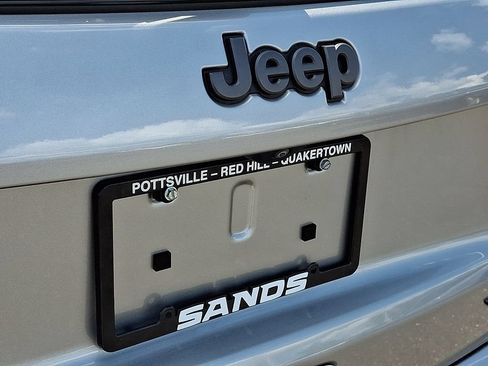 Used 2022 Jeep Compass Trailhawk AWD/4WD image 31