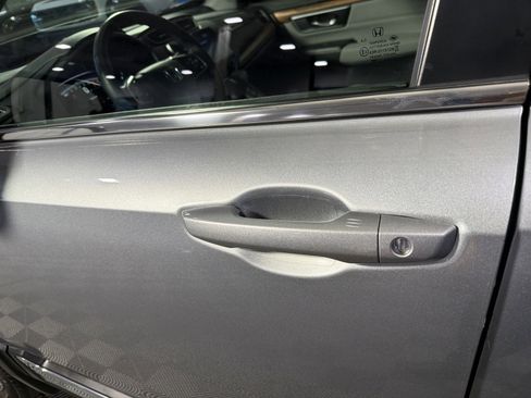 Used 2022 Honda CR-V Touring image 16