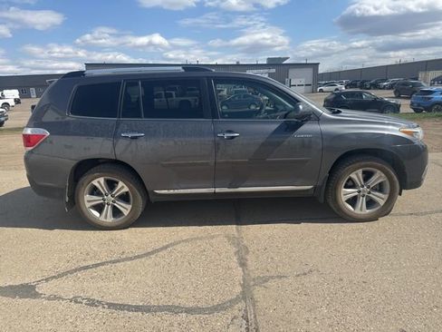 Used 2012 Toyota Highlander Limited w/ Tow Pkg AWD/4WD image 8