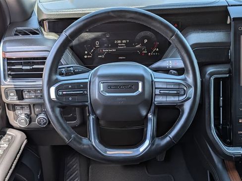 Used 2025 GMC Yukon Denali AWD/4WD image 13