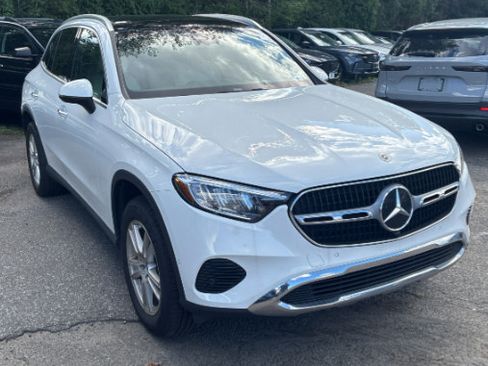Used 2023 Mercedes-Benz GLC 300 4MATIC image 4