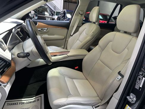 Used 2021 Volvo XC90 T6 Momentum w/ Advanced Package AWD/4WD image 18