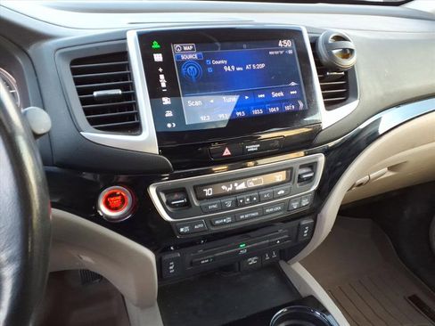 Used 2016 Honda Pilot Touring image 21