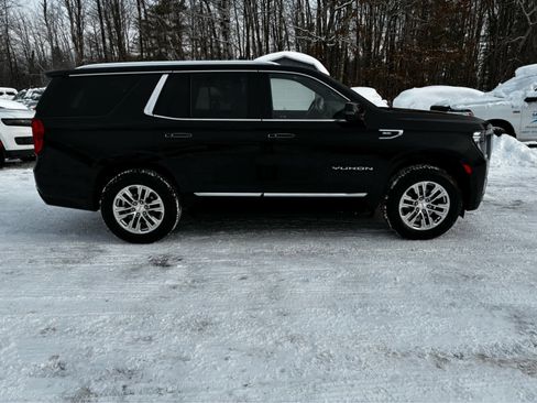 Used 2022 GMC Yukon SLT w/ SLT Premium Package image 4