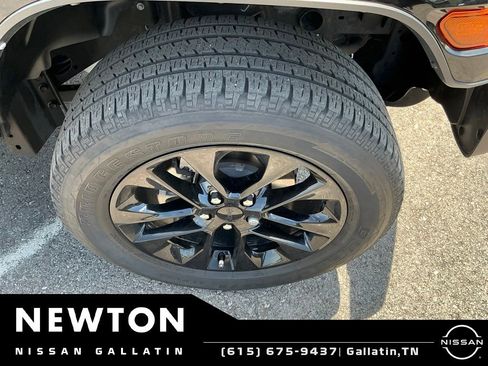 Used 2023 Jeep Wrangler Unlimited Sahara w/ Cold Weather Group AWD/4WD image 31