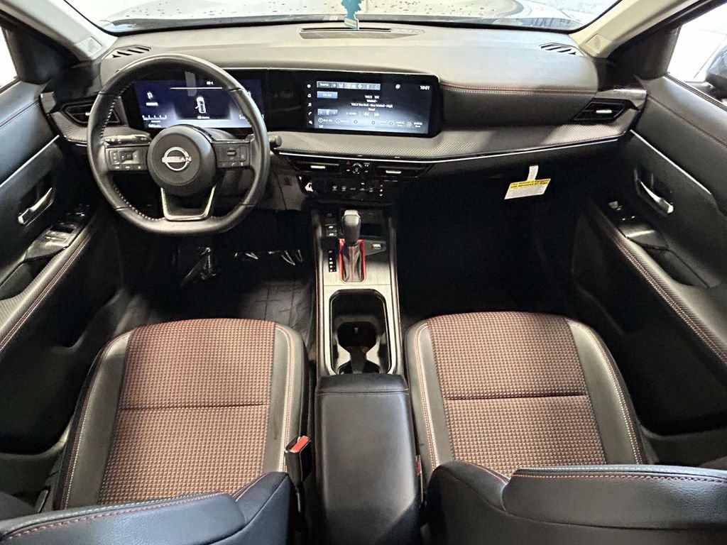 Used 2025 Nissan Kicks SR AWD/4WD image 9
