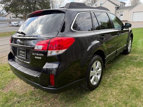 Used 2011 Subaru Outback 2.5i Premium w/ All-Weather Pkg image 5