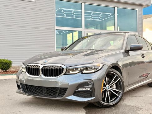 Used 2020 BMW 330i Sedan w/ M Sport Package RWD image 4