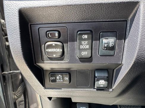 Used 2017 Toyota Tundra SR5 image 34