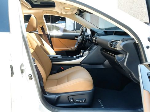 Used 2018 Lexus IS 300 AWD w/ Premium Package image 40