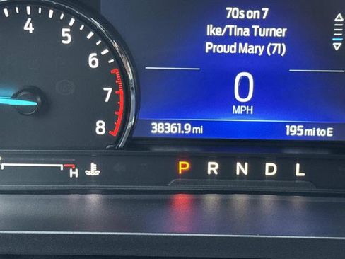 Used 2022 Ford Explorer XLT image 35