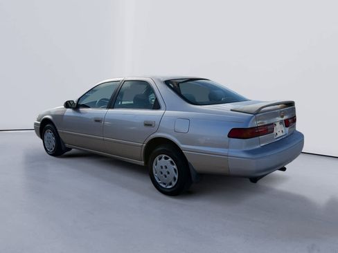 Used 1997 Toyota Camry LE image 5
