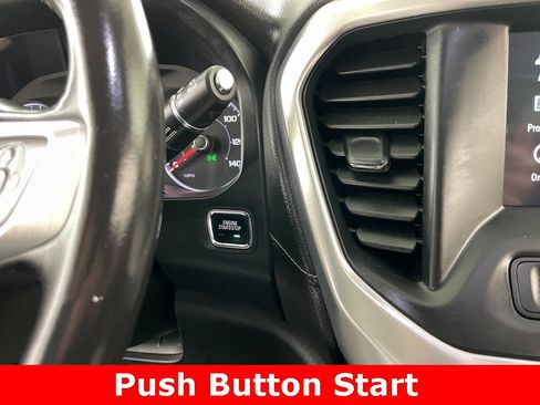 Used 2019 GMC Acadia SLE image 4