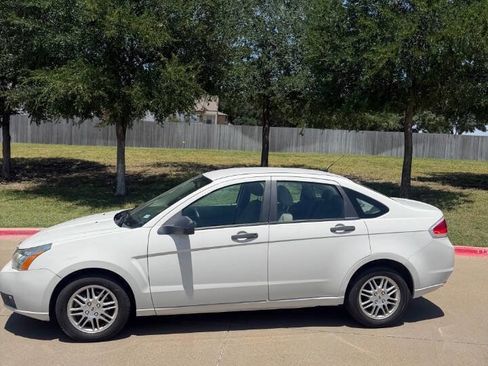 Used 2011 Ford Focus SE w/ 201A Rapid Spec Order Code FWD image 8