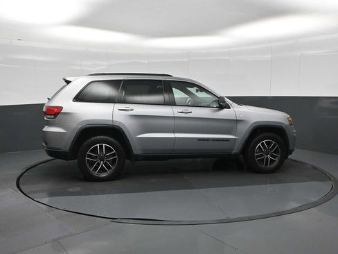 Used 2020 Jeep Grand Cherokee Trailhawk image 9