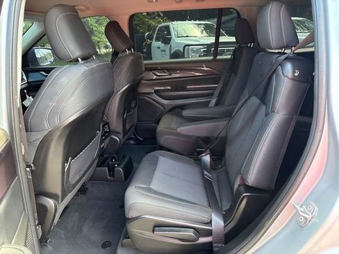 Used 2023 Jeep Grand Cherokee L Laredo w/ Luxury Tech Group I AWD/4WD image 19