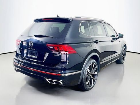 Used 2024 Volkswagen Tiguan SEL R-Line image 8