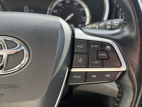 Used 2022 Toyota Highlander XLE image 20