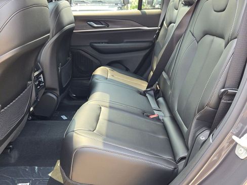 New 2025 Jeep Grand Cherokee Limited image 19