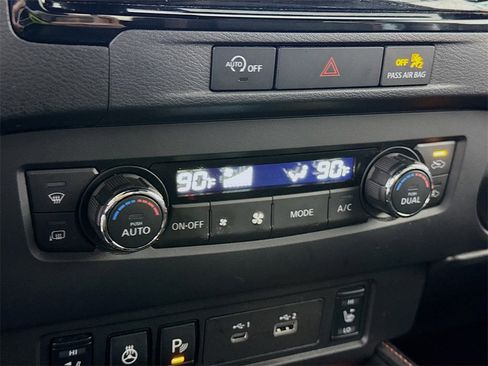 Used 2023 Nissan Frontier PRO-4X w/ Pro Convenience Package image 10